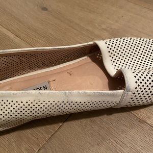 Steve Madden Shoes - Steve Madden laser-cut flats Steve Madden Shoes - Steve Madden laser-cut flats